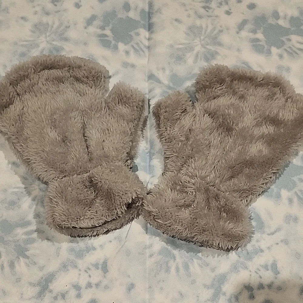 Gray Furry Paw Gloves with Pink Pads